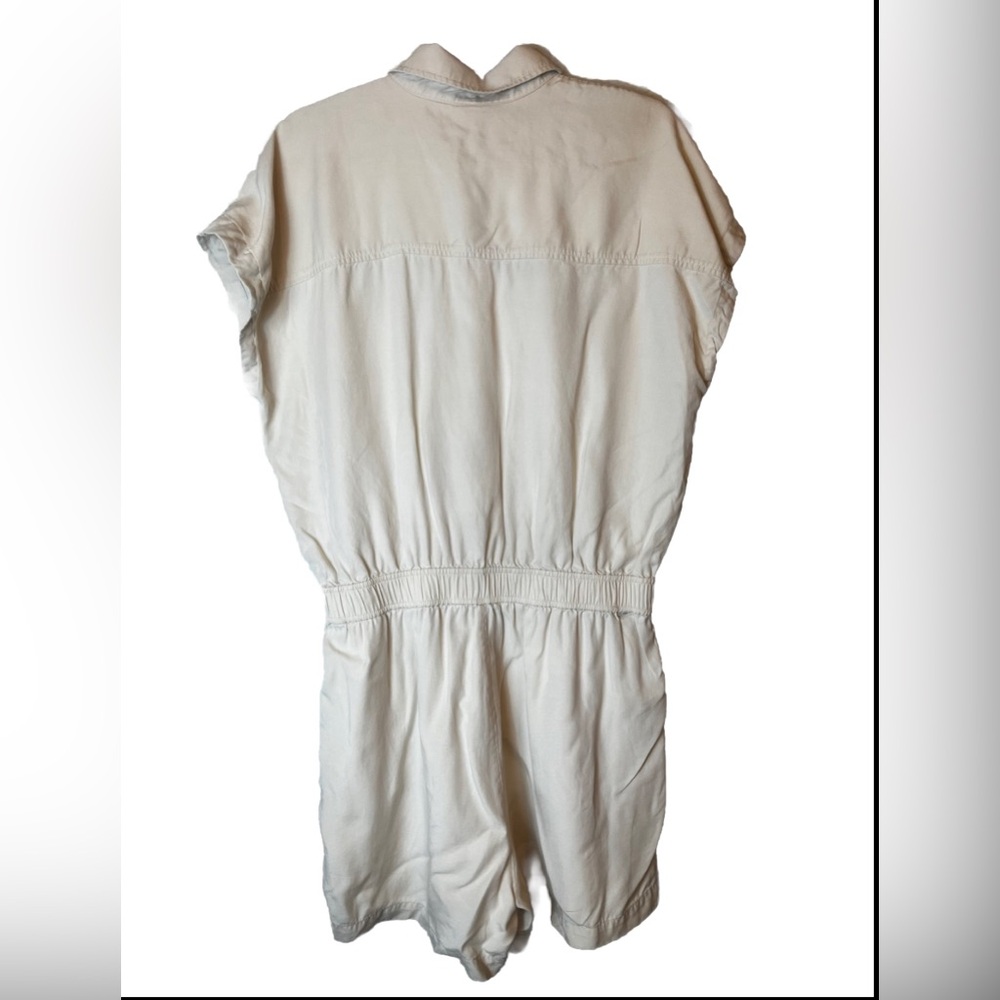 Vuori Trestles Twill Romper in Sand Dollar Size L - Picture 6 of 9